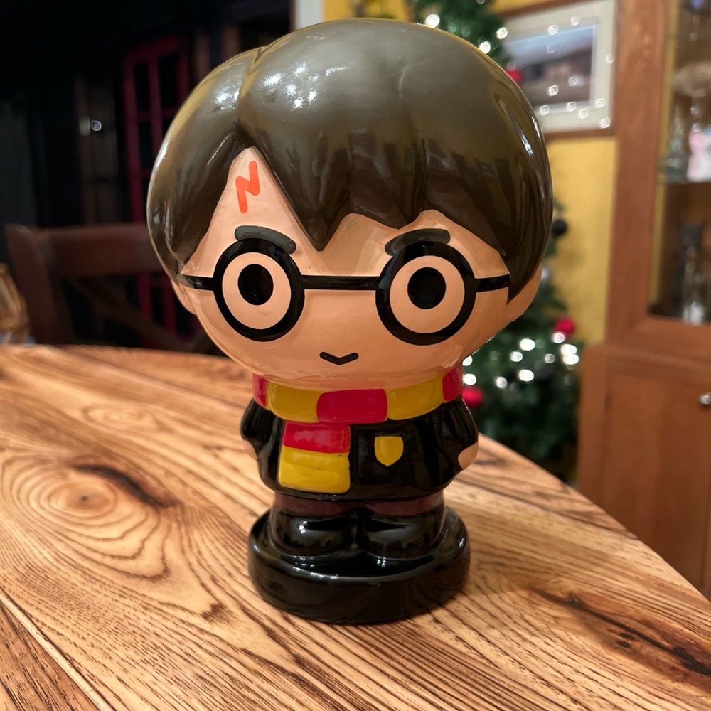 Harry Potter Ceramic Bank 8" Tall & plasic coin bank